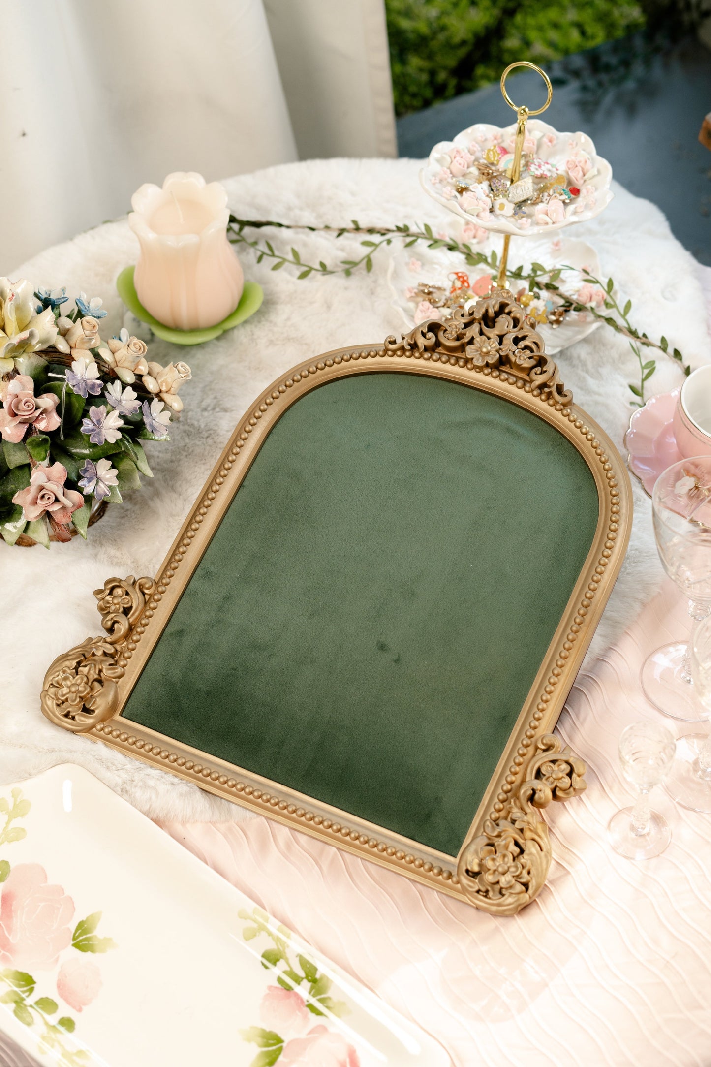 The Gilded Arch Pinboard