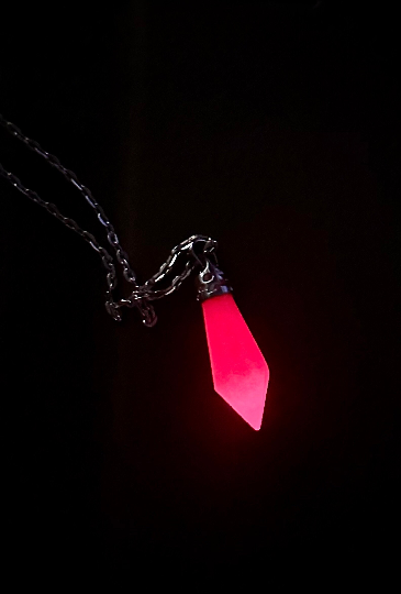 Glow in the Dark Crystal Pointed Necklace, Kida Necklace, Atlantis Cosplay Necklace, Glow in dark Necklace, Glowing Crystal Pendant