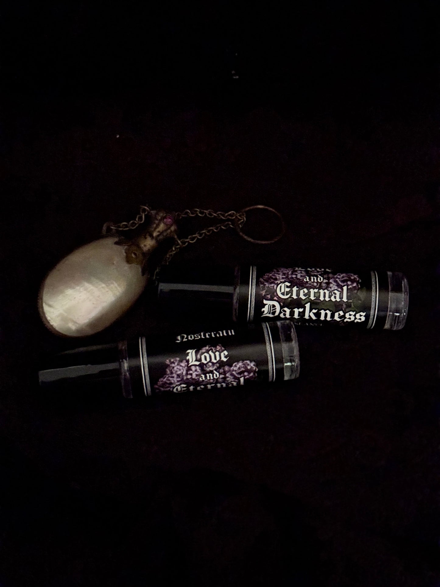 Eternal Darkness (lilac & cream)
