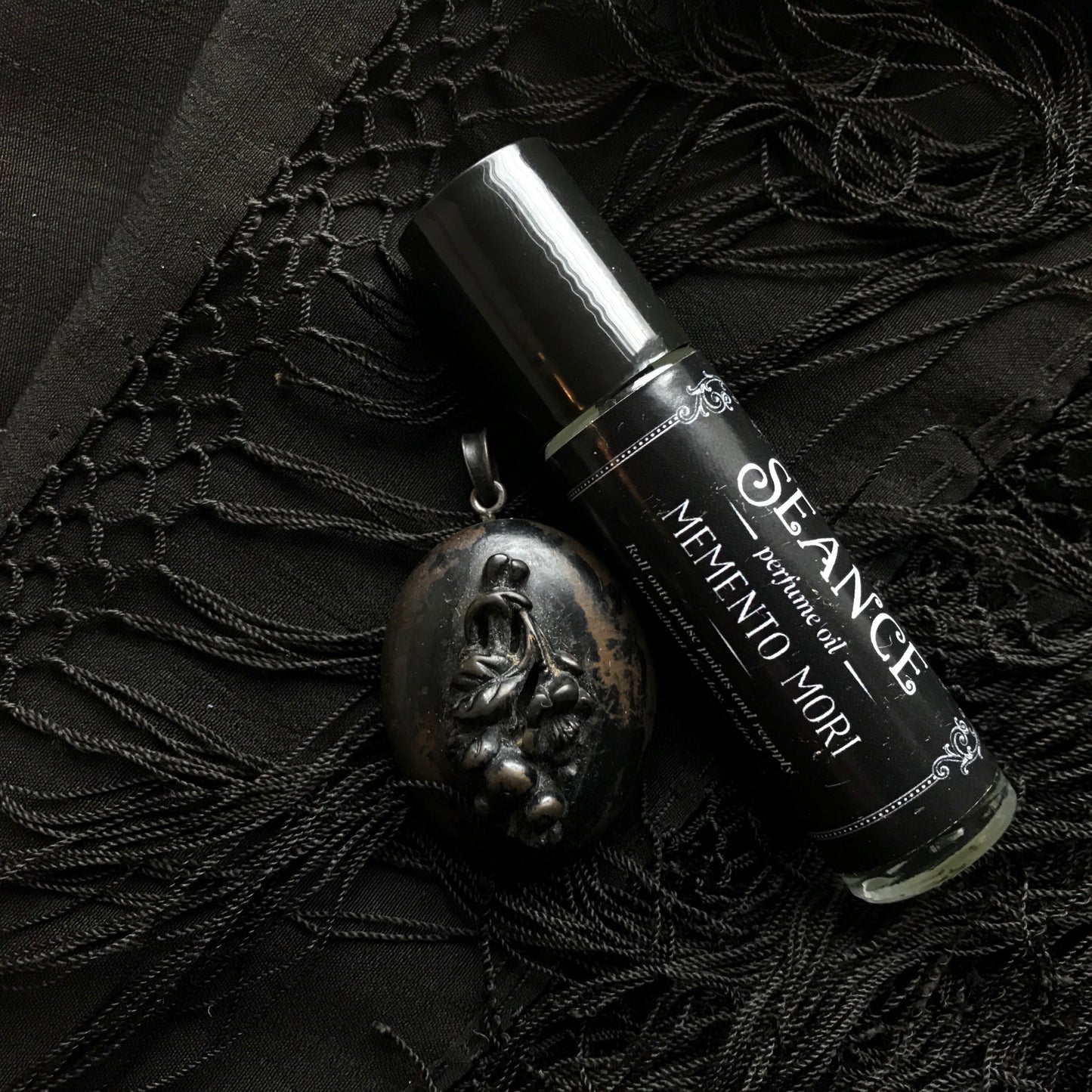 Memento Mori (incense & rose)