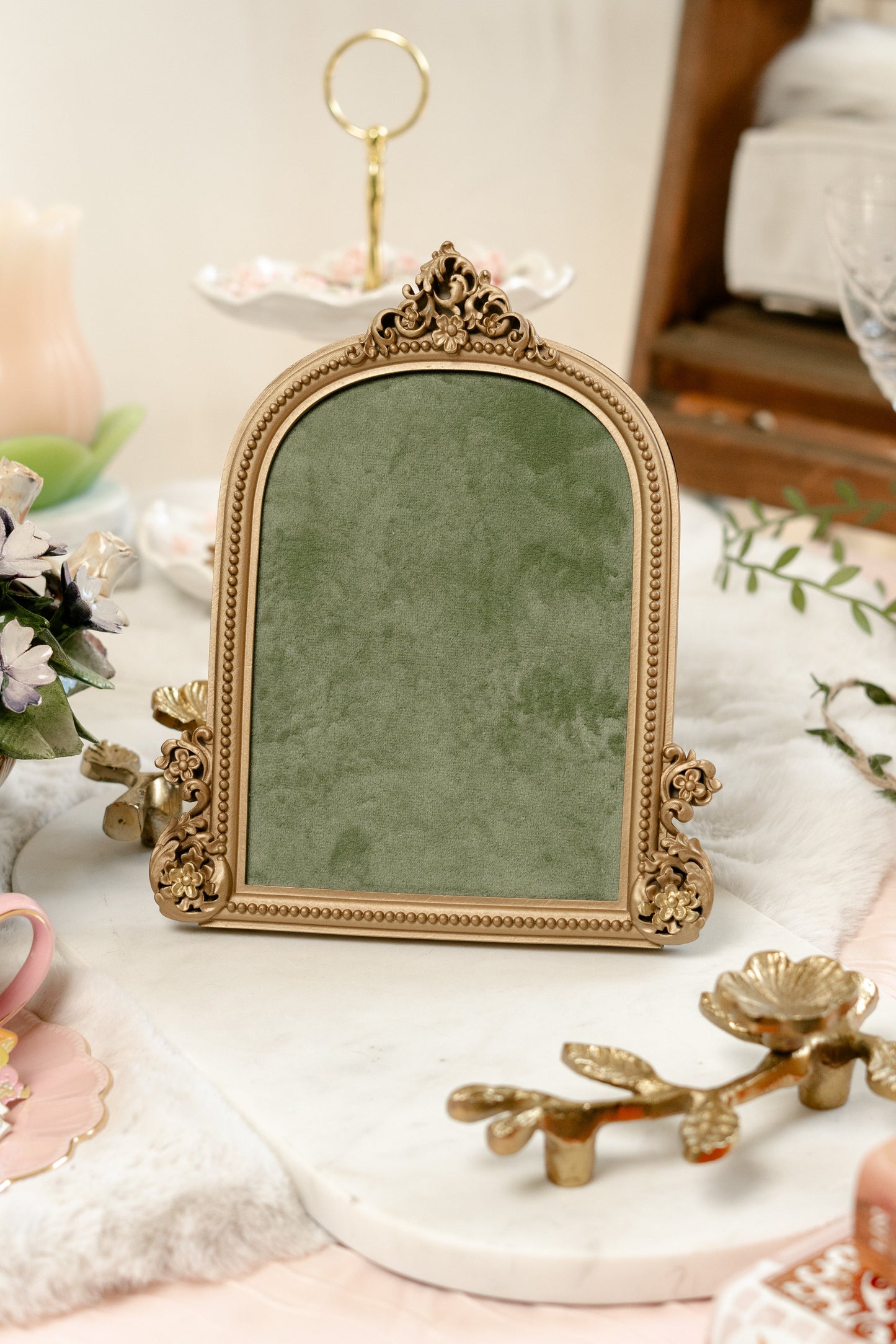 The Gilded Arch Pinboard