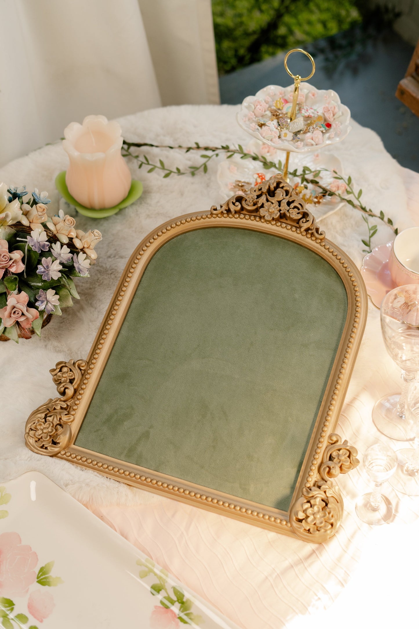 The Gilded Arch Pinboard