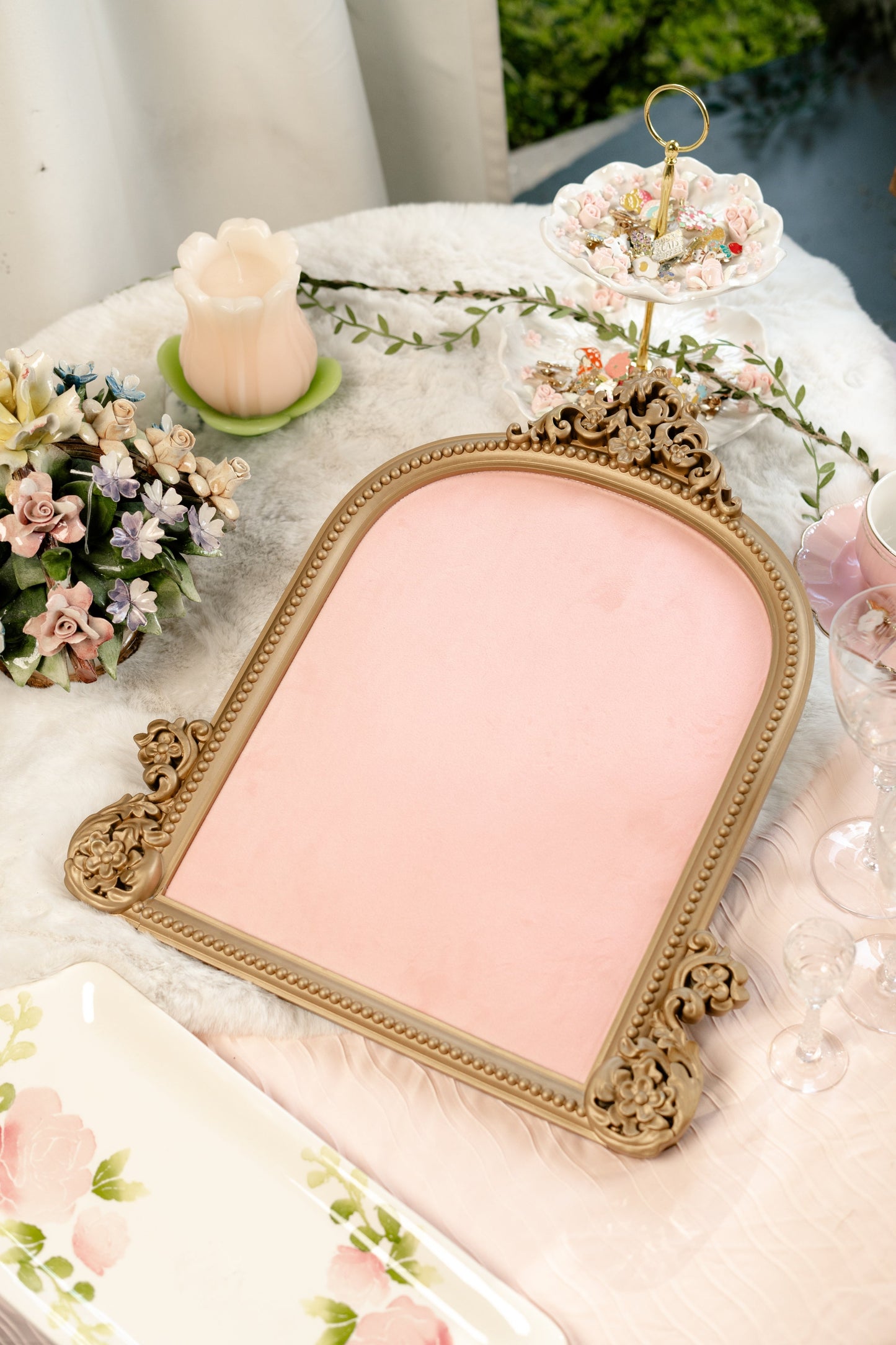 The Gilded Arch Pinboard