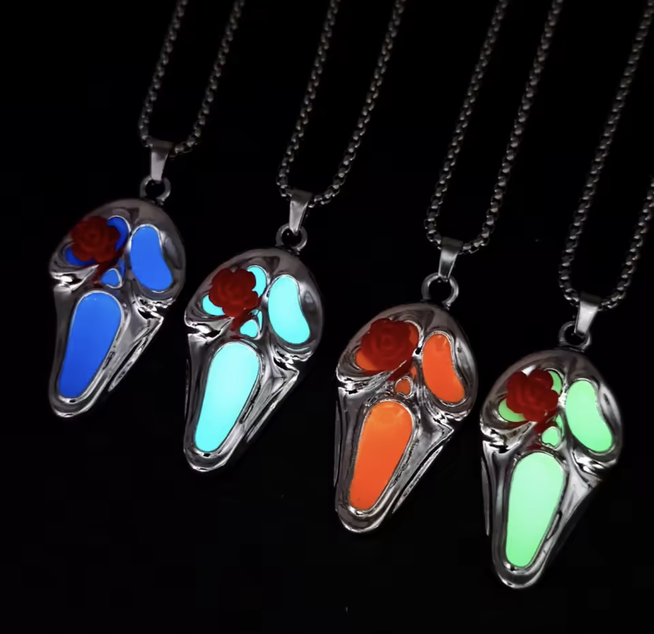 Ghostface glow in the dark SCREAM Rose necklace